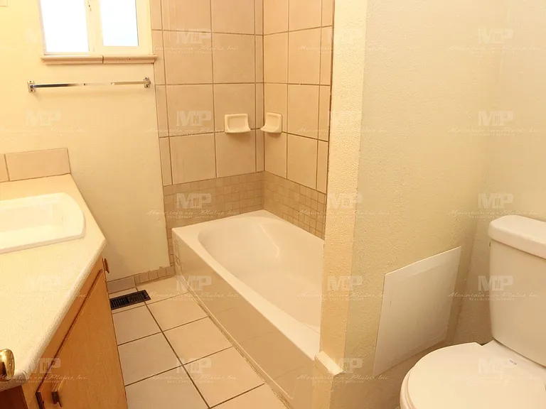 523 S Grant Ave — Photo 10