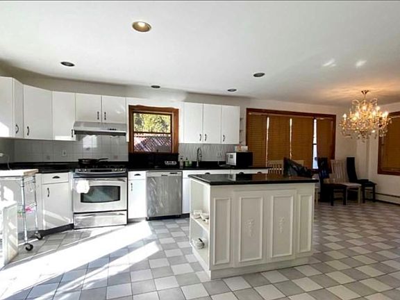 5th image of 330 Westview Ave #1