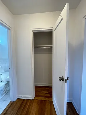 Rented by Karten Real Estate Services LLC | media 27