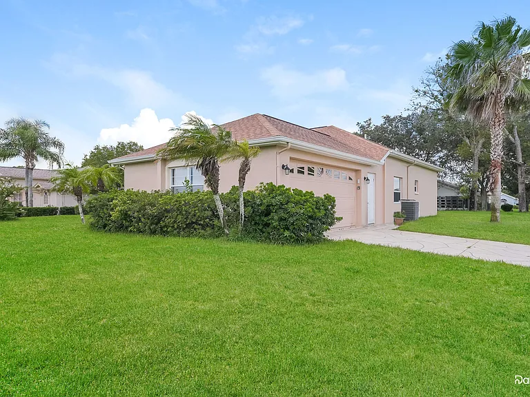 4122 Chesterfield Dr — Photo 2