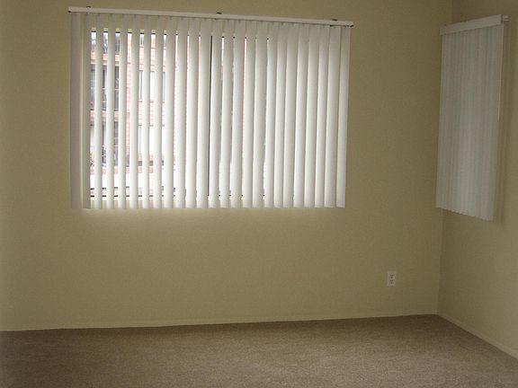 4th image of 5980 Dandridge Ln