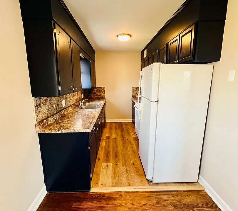 217 Mountain Ave SW #7