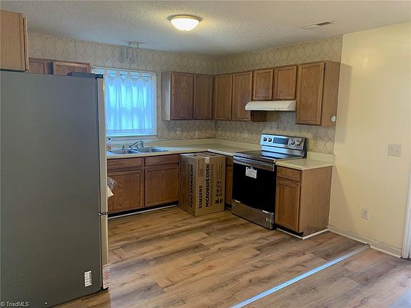 4th image of 4123 Hope Valley Ln