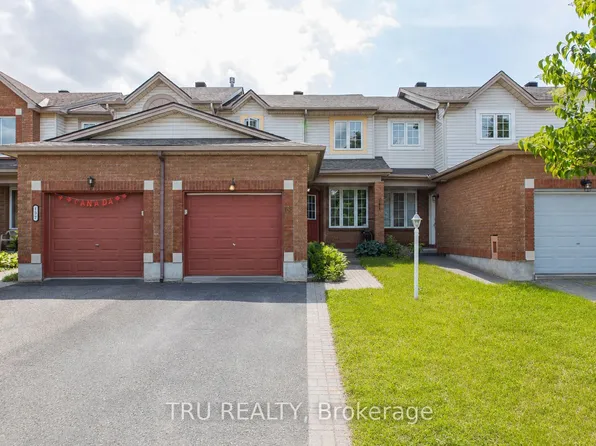 135 Margrave Ave, Ottawa, ON K1T 3X8