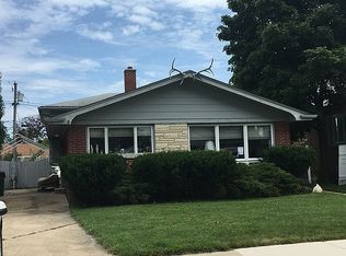 881 W Grant Dr, Des Plaines, IL