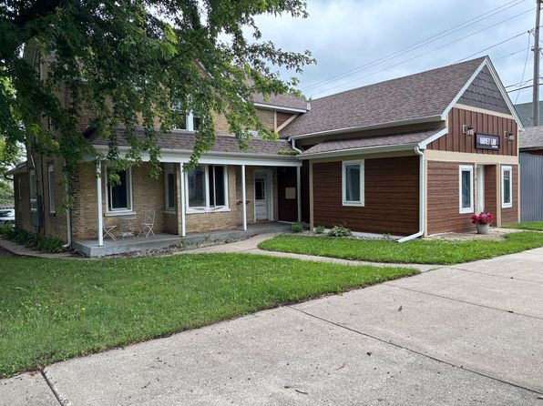 216 Main St E #2