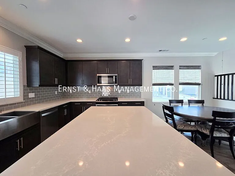 4735 Holly Ave — Photo 7