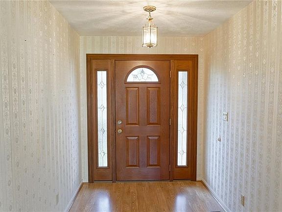 2nd image of 411 Shirley Ann Dr