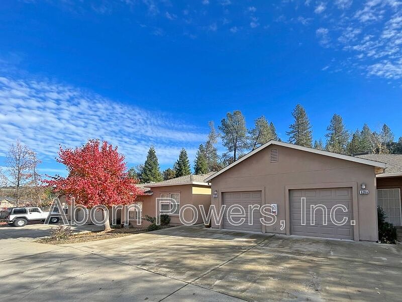 1st image of 620 Pearl Pl APT A