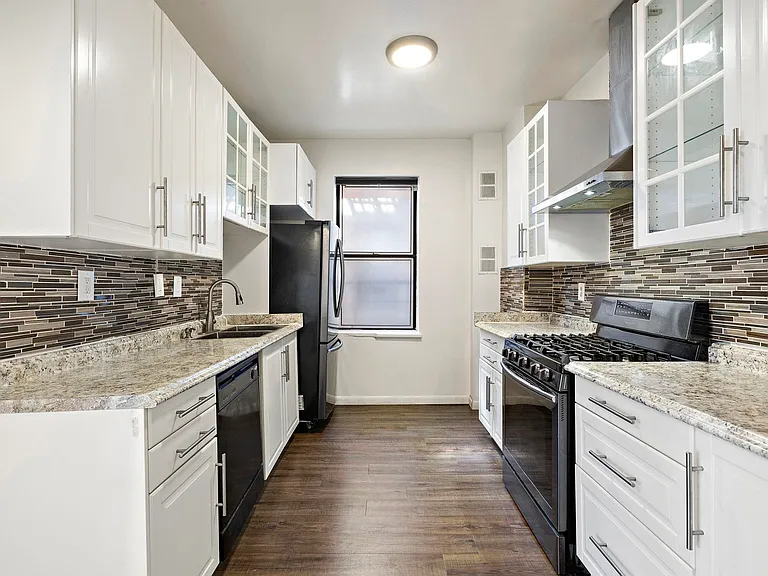 6601 Broadway #D7 — Photo 7