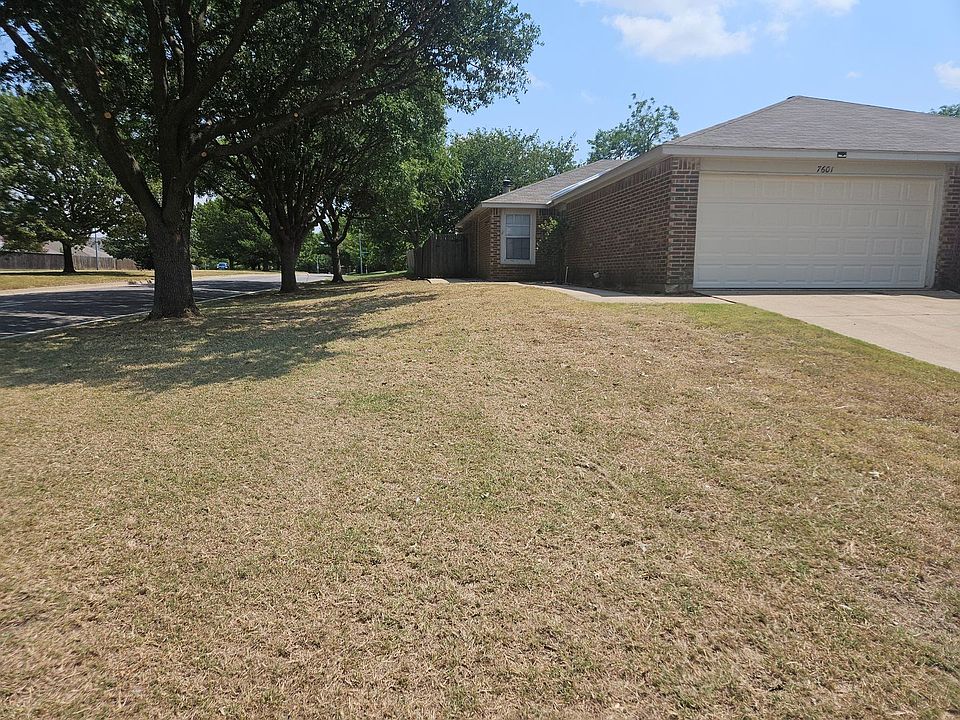 1st image of 7601 Creekmoor Dr