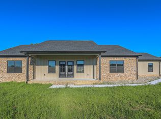 111 Ayly Estates Dr, Mayfield, KY 42066