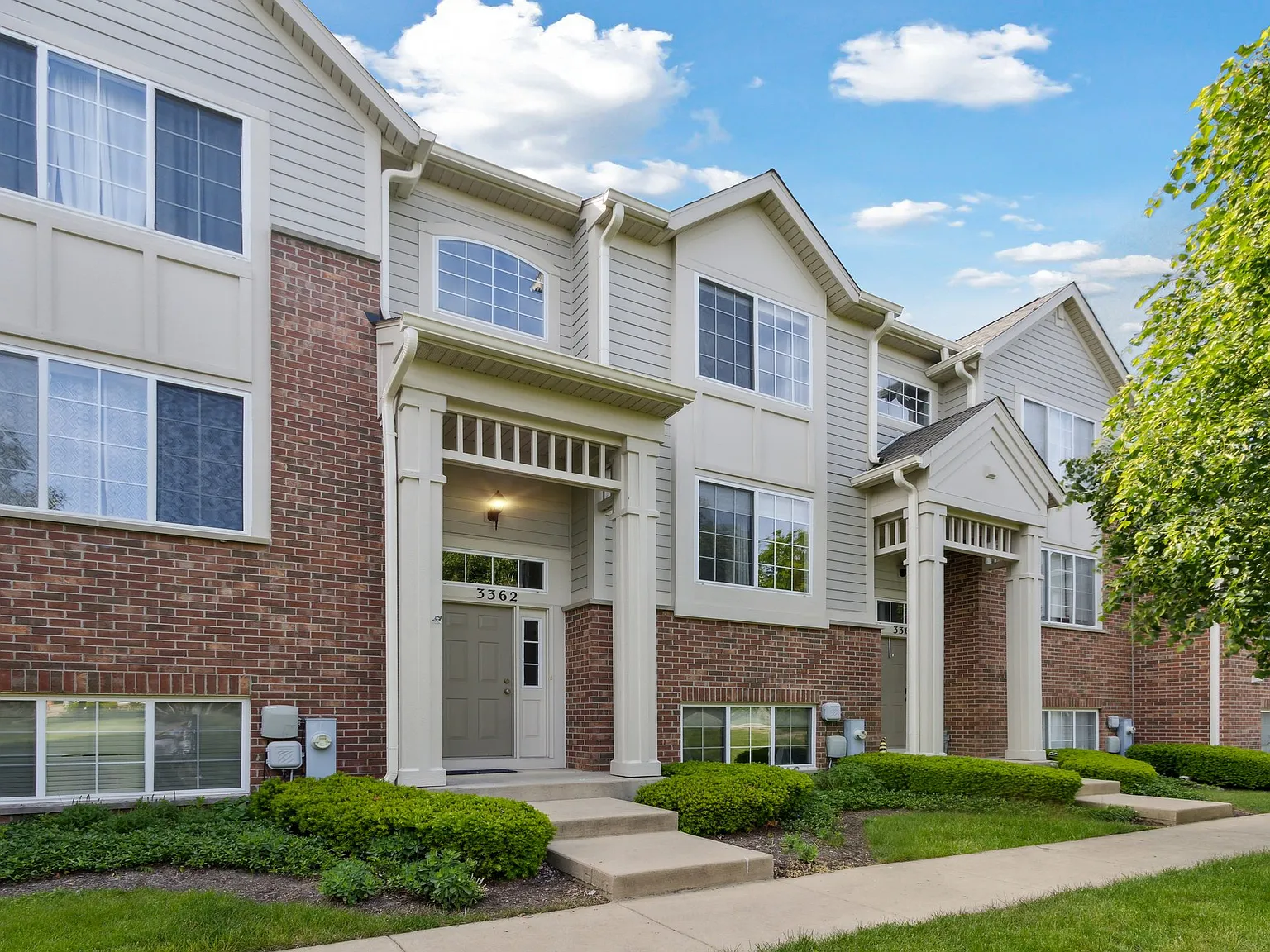 2 bed, 2.5 bath, 1734 sqft, $2,475 — Photo 2
