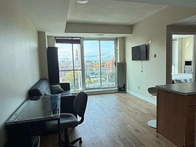134 York St #805 — Photo 3