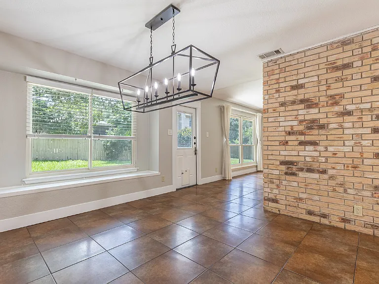 2331 Bluffridge St — Photo 10