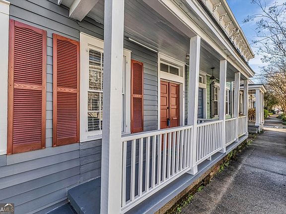 5th image of 444 Price St