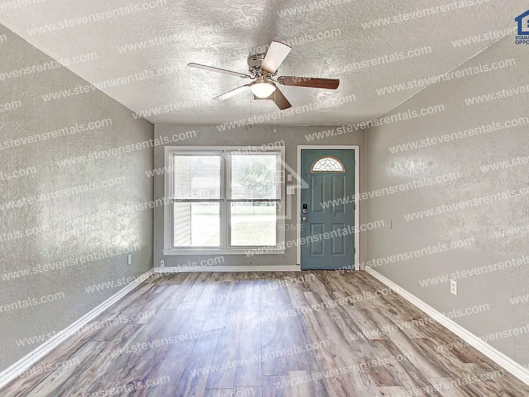 1210 NW Irwin Ave — Photo 11