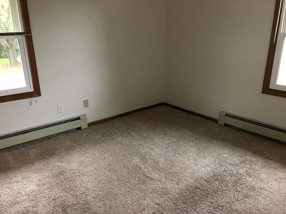 2nd image of 900 Stillwell Ave APT 2