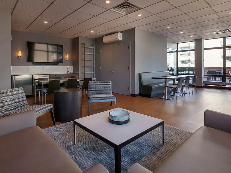 300 E 39th St #10J — Photo 34