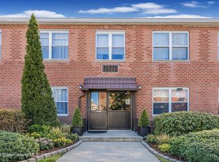 28 Fenway Cir APT 2, Staten Island, NY 10308