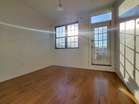 Rented by Sunshine Management Group, LLC | media 6