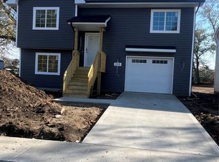 225 SE 28th St, Des Moines, IA 50317