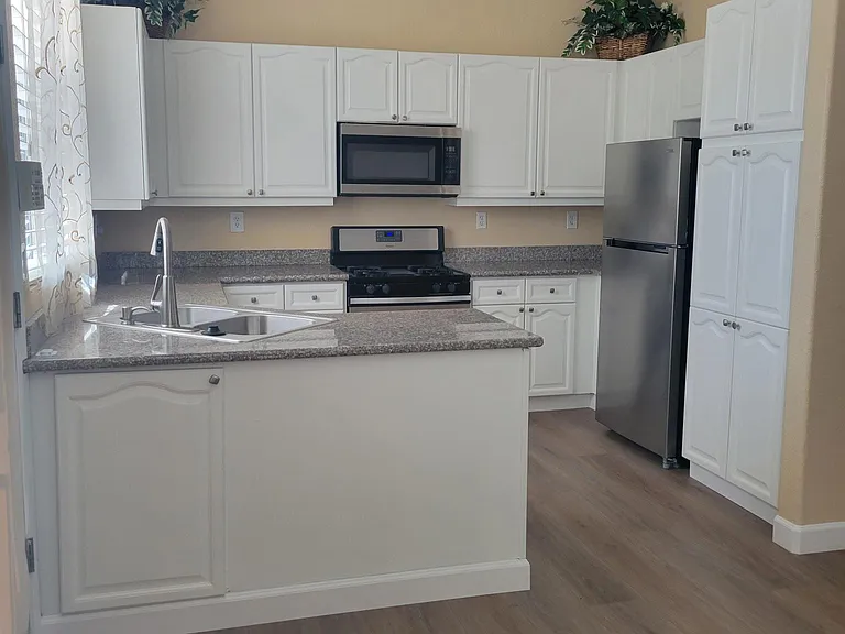 651 Simmer Way — Photo 7