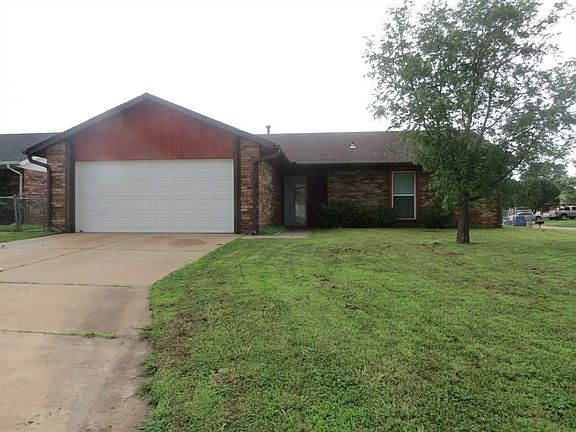 4th image of 1918 N Briarwood Dr