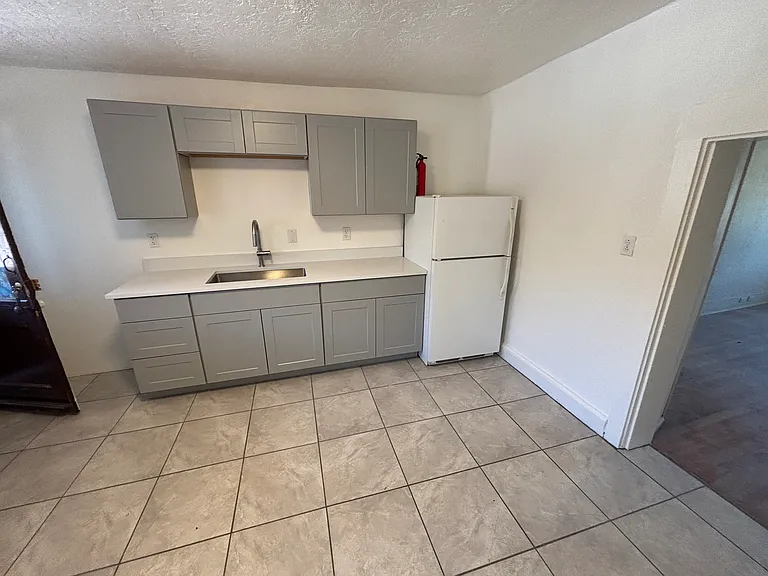 755 Dunlap St #G — Photo 8