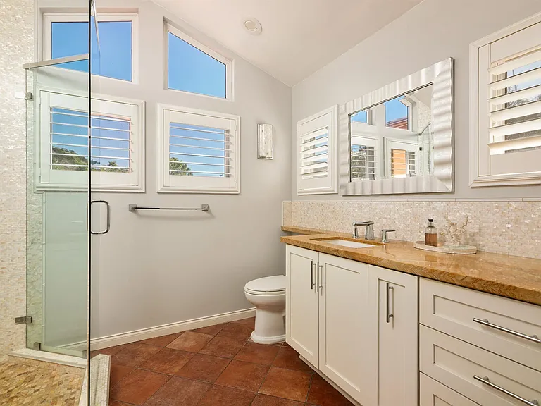 618 Gravilla Pl — Photo 38