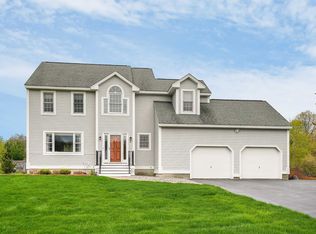 4 Macintosh Dr, Londonderry, NH 03053