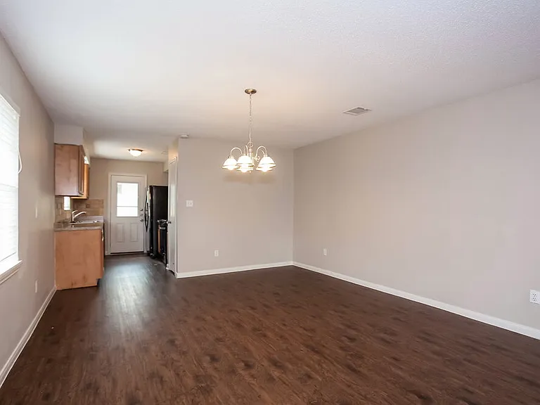 1817 Wren Dr — Photo 5