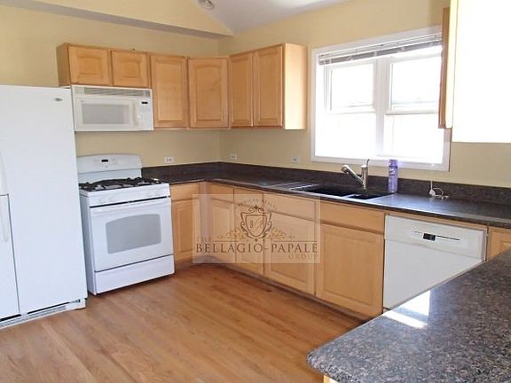 5th image of 4740 N Kilbourn Ave