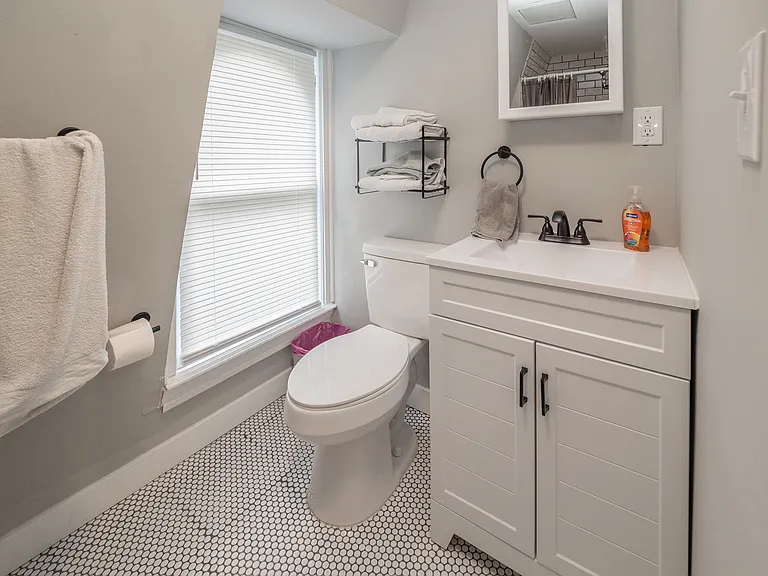 105 W Dutton St #D — Photo 8