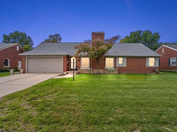 1111 S Renaud Rd, Grosse Pointe Woods, MI 48236