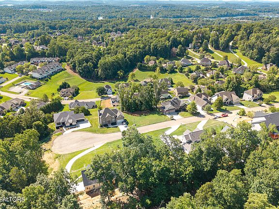 5th image of 467 Laurel Ridge Ln