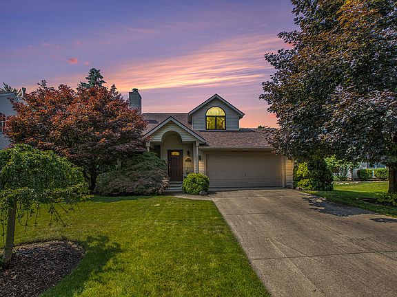 2nd image of 1359 Maplewood Dr