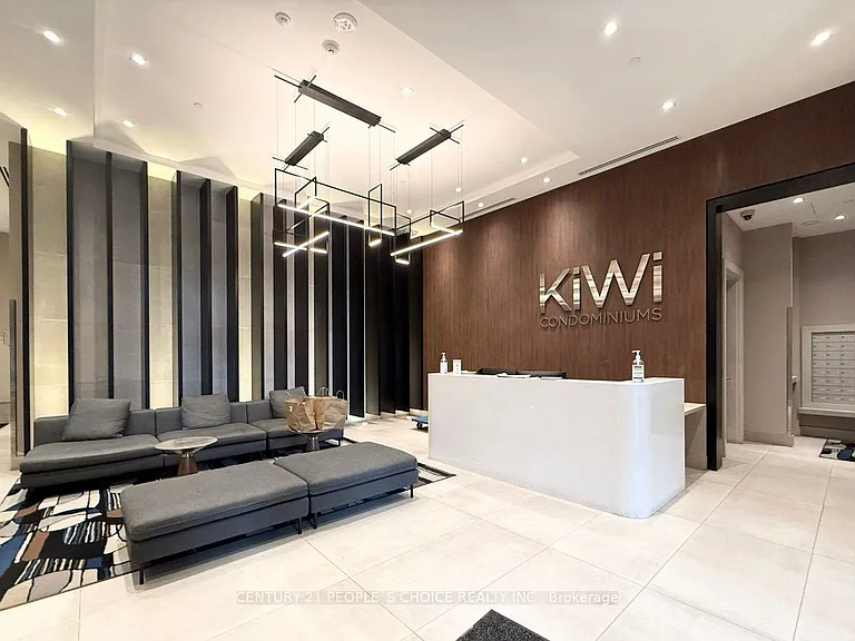 212 King William St #503 — Photo 4