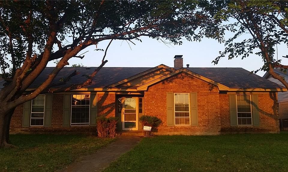 1st image of 2408 Sam Houston Dr