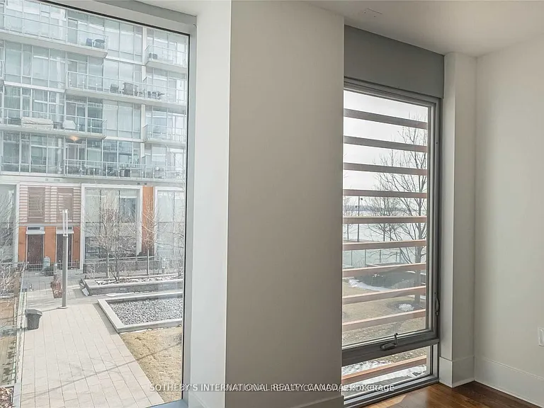 29 Queens Quay E #Townhouse 113 — Photo 24