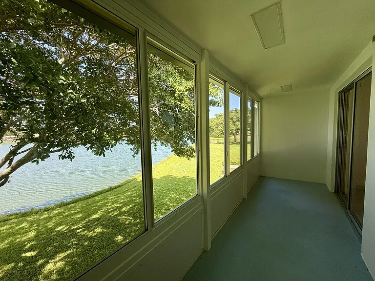 22 Somerset Dr #22-A — Photo 2