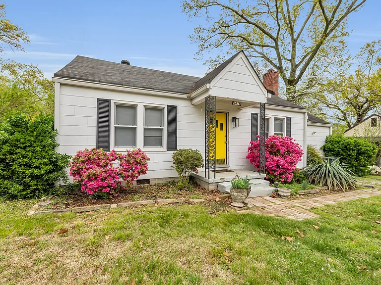 3418 Sleepy Hollow Rd — Photo 4
