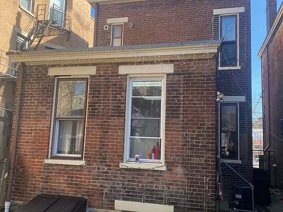 3rd image of 3225 Vine St