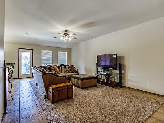 4th image of 8513 SW 39th St