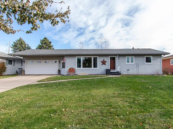 706 Rensvold Blvd, Moorhead, MN 56560