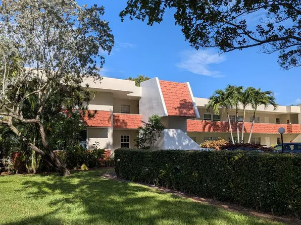 907 Cypress Terrace #205, Pompano Beach, FL 33069