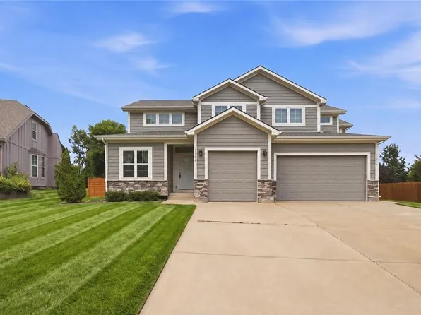 10906 W 115th St, Overland Park, KS 66210
