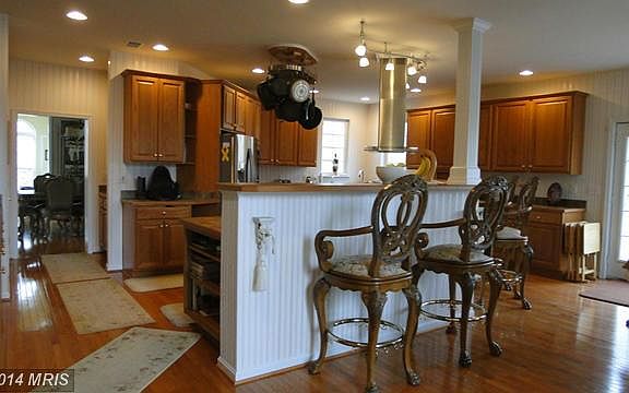 2nd image of 8015 Norwich Ct