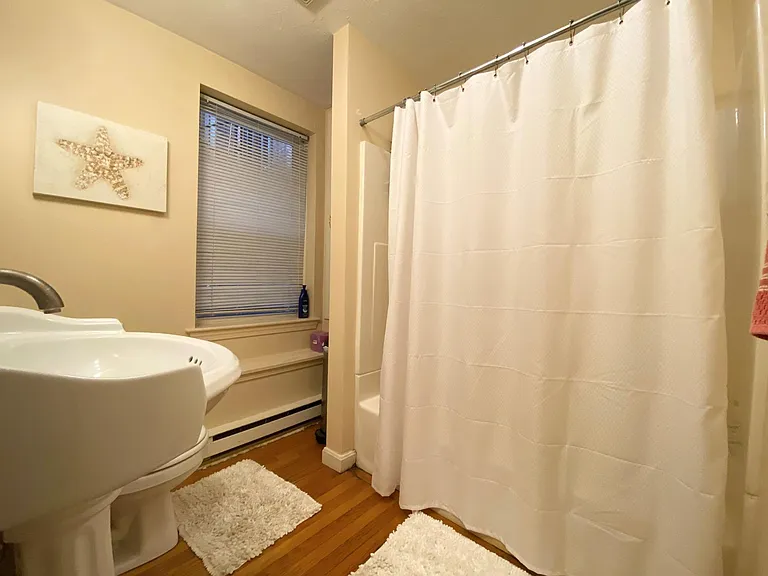 38 Charter St #4 — Photo 15