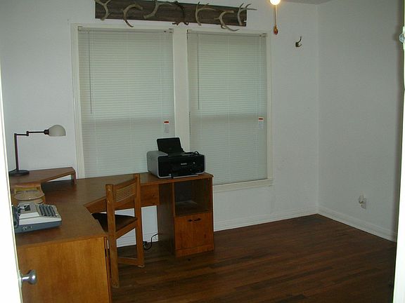 4th image of 901 N Oneal St